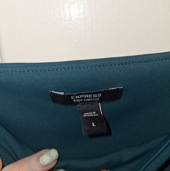 Express Body Contour Top - Picture 8 of 9